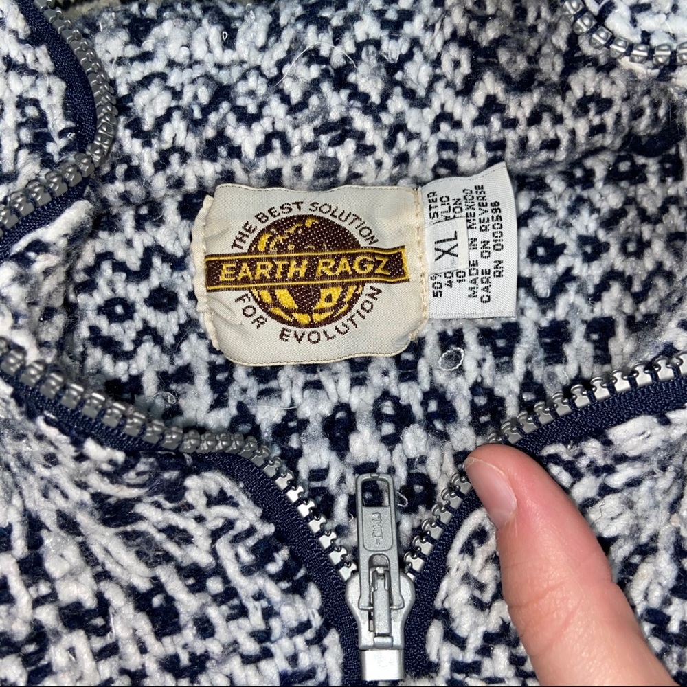 Pullover - Picture 2 of 4